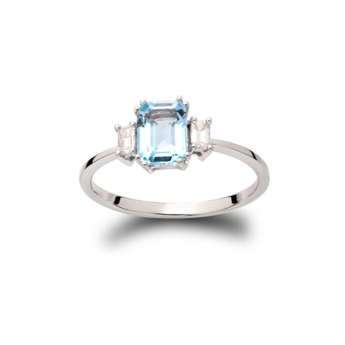 Prsten sa emerald cut akvamarinom i dijamantima