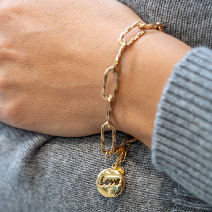 Aqua Charms – Zlatni privezak "Love"