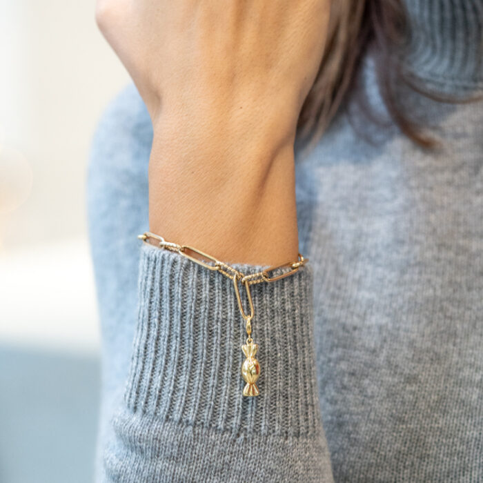 Aqua Charms – Zlatni privezak "Bombona"